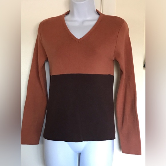 Erik Stewart , size S , women sweater , V neck , long sleeves , crochet 🧶! - Picture 2 of 16